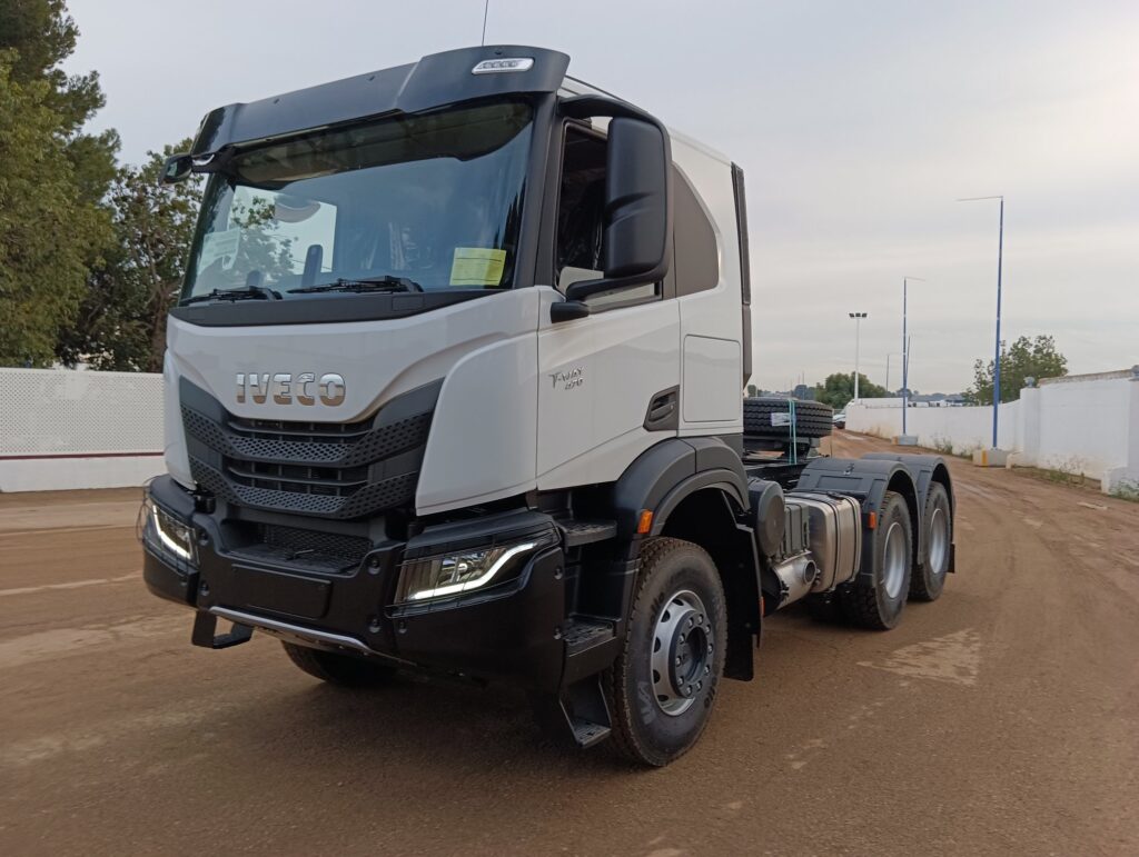 13300 AT720 T H