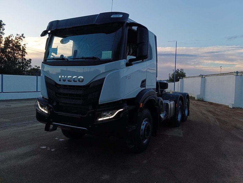 13295 AT720 T H